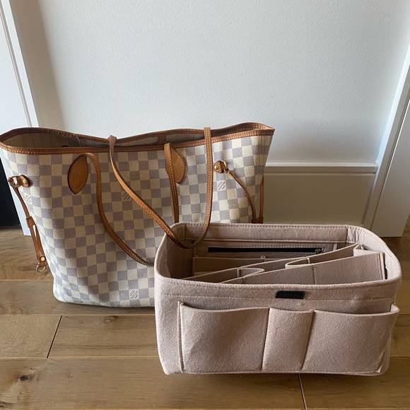 (SOLD). Authentic Louis Vuitton Neverfull MM Azur - Picture 11 of 12